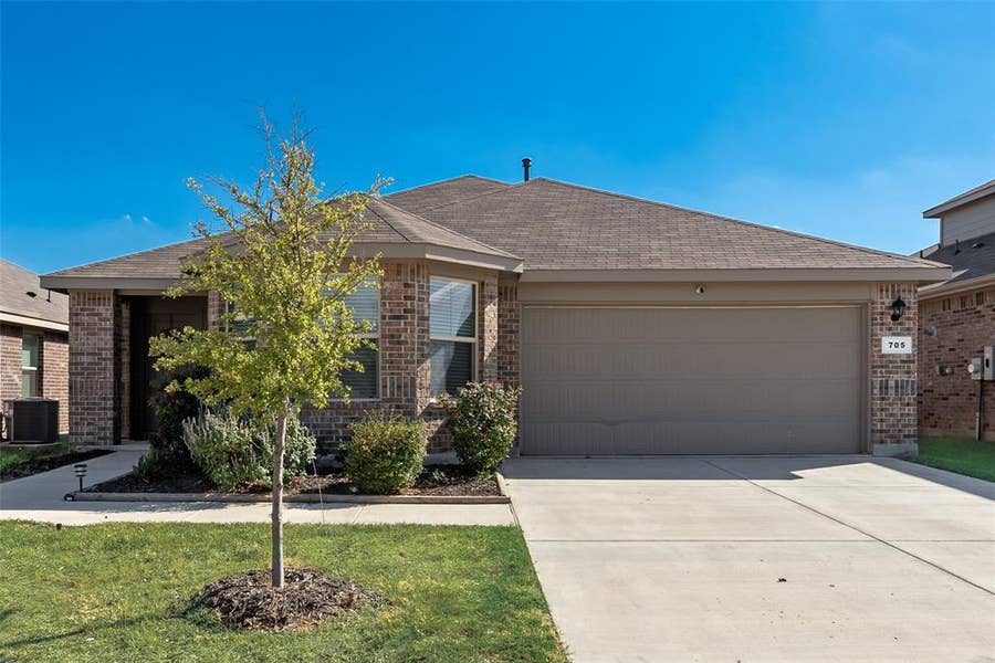 Property photo for 705 Whitecomb Lane, Justin, TX