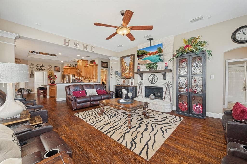 821 Echo Drive, Prosper, TX 75078 821 Echo Drive, Prosper, TX 75078