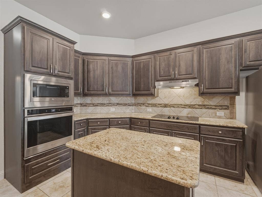 2712 Sonora Canyon Road, Weatherford, TX 76087 2712 Sonora Canyon Road, Weatherford, TX 76087