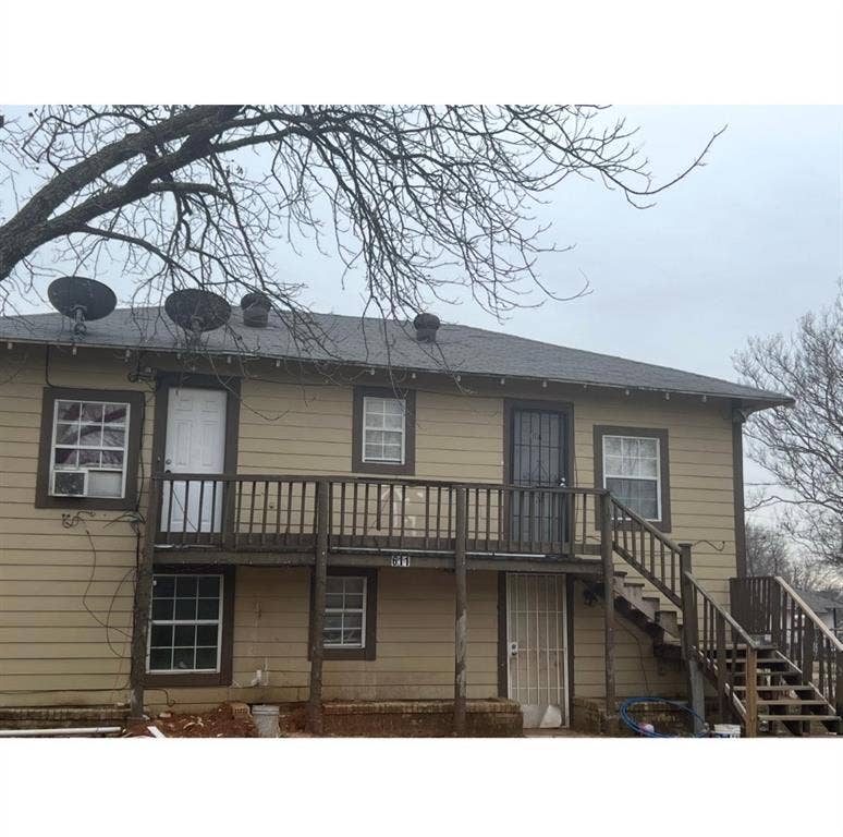 Property photo for 611 S Judkins Street, Fort Worth, TX