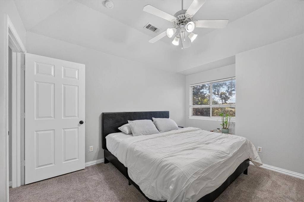 106 Mustang Trail, Shady Shores, TX 76208