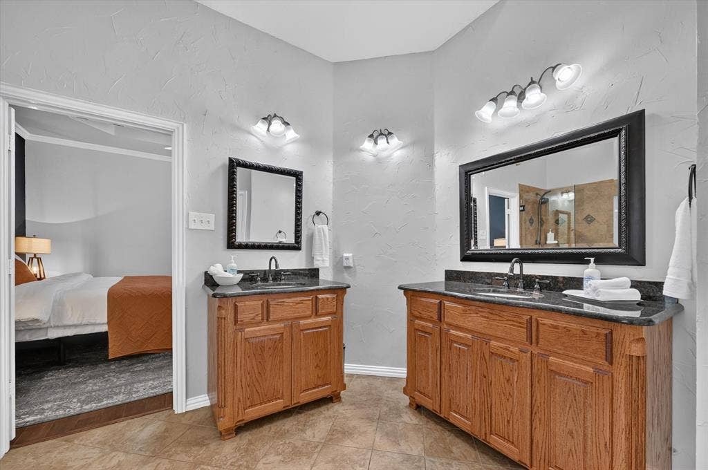 106 Mustang Trail, Shady Shores, TX 76208