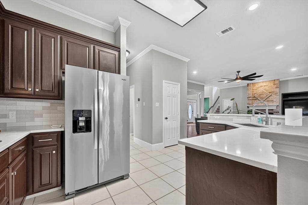106 Mustang Trail, Shady Shores, TX 76208