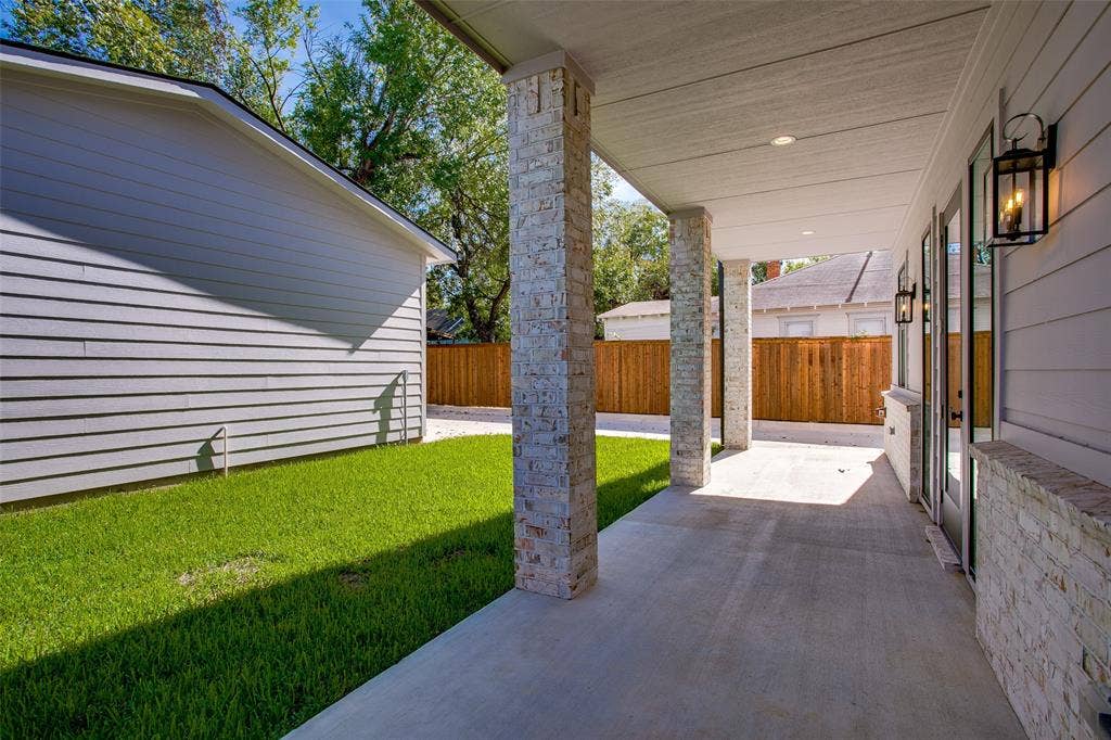 424 N Denver Street, Dallas, TX 75203 424 N Denver Street, Dallas, TX 75203