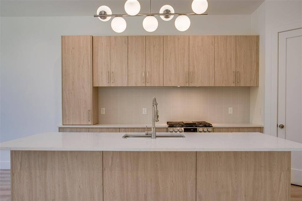 424 N Denver Street, Dallas, TX 75203 424 N Denver Street, Dallas, TX 75203