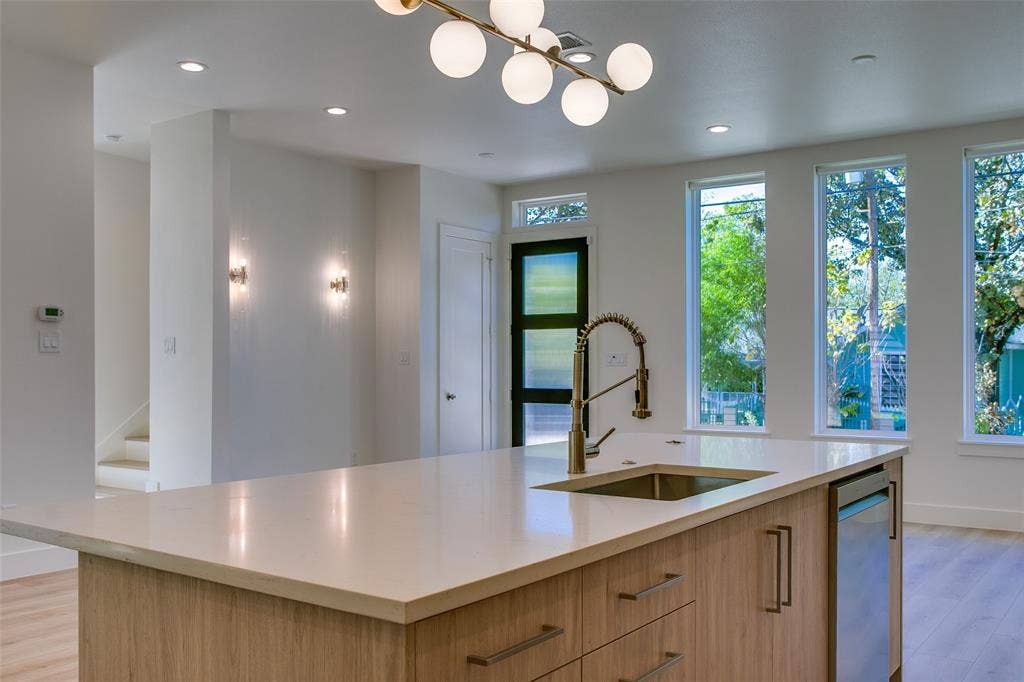 424 N Denver Street, Dallas, TX 75203 424 N Denver Street, Dallas, TX 75203