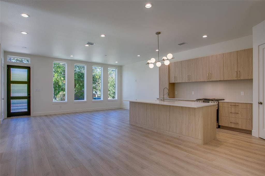 424 N Denver Street, Dallas, TX 75203 424 N Denver Street, Dallas, TX 75203