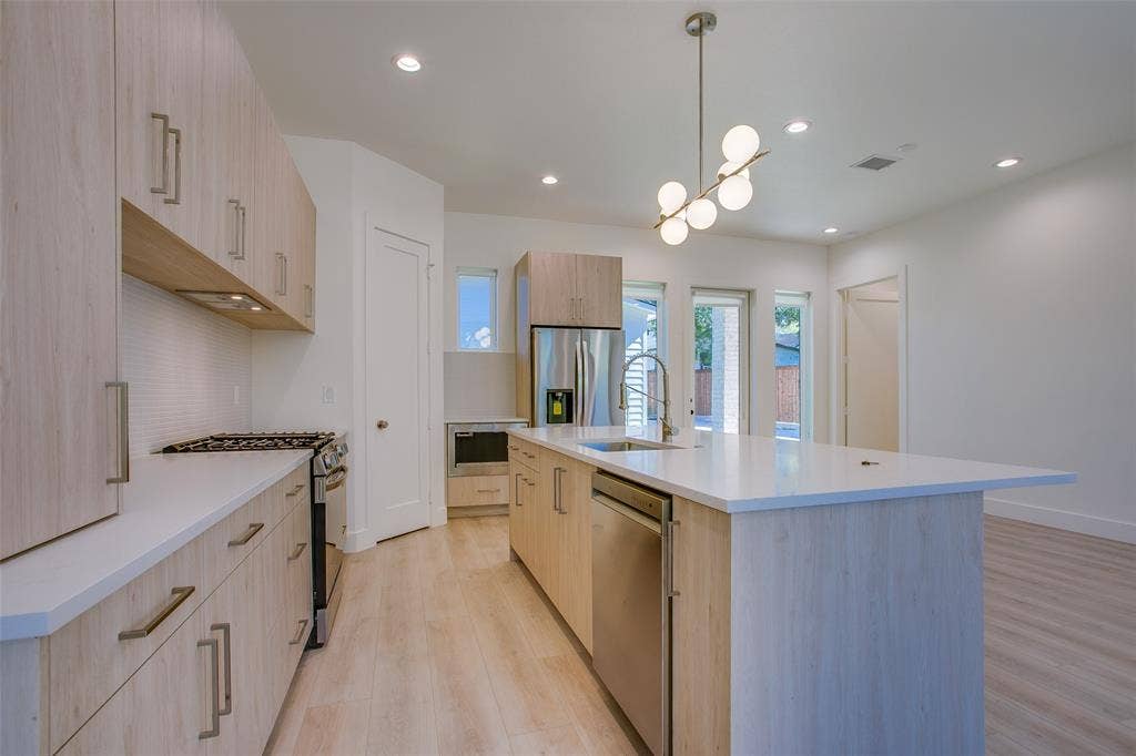 424 N Denver Street, Dallas, TX 75203 424 N Denver Street, Dallas, TX 75203