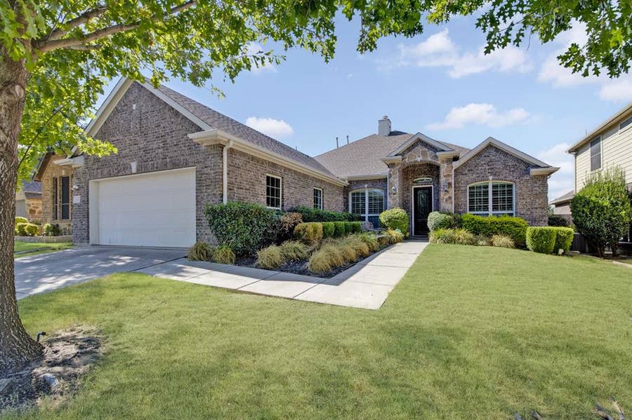 Property photo for 4112 Red Wolfe Road, Denton, TX