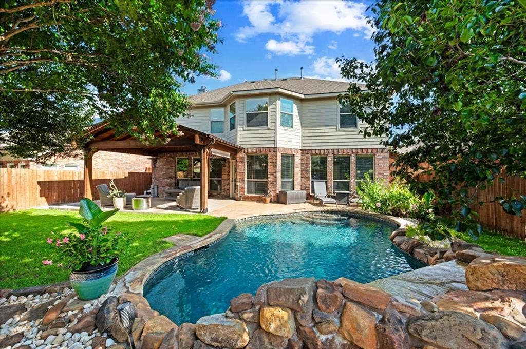 10320 Flat Creek Trail, McKinney, TX 75072 10320 Flat Creek Trail, McKinney, TX 75072