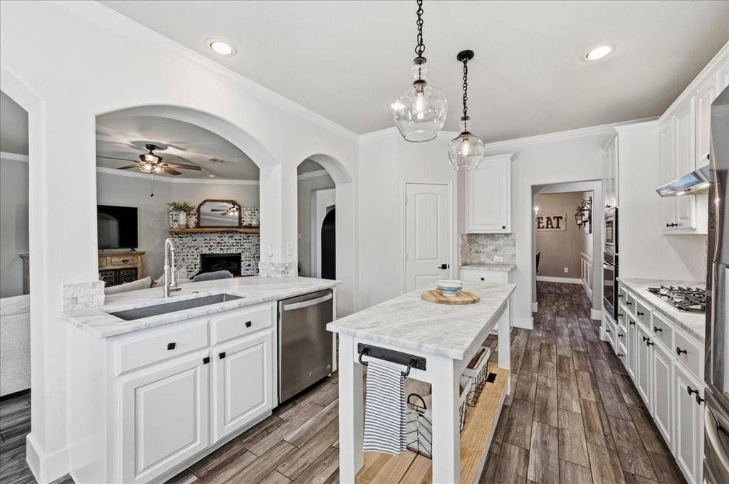 10320 Flat Creek Trail, McKinney, TX 75072 10320 Flat Creek Trail, McKinney, TX 75072