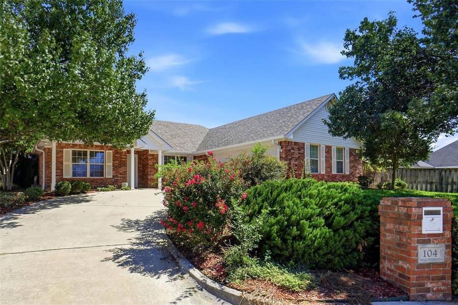 Property photo for 104 Carissa Court, Krum, TX