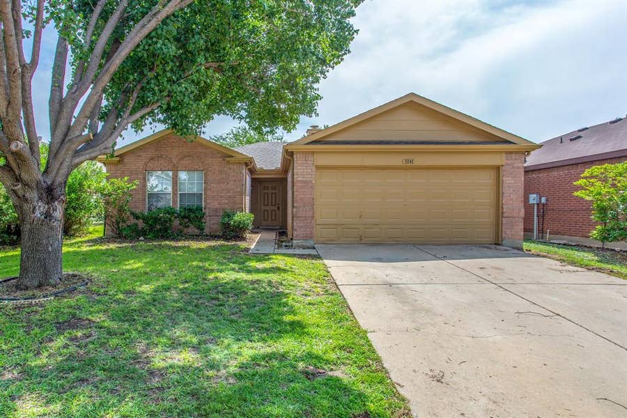 Property photo for 3141 Briary Trace Court, Denton, TX
