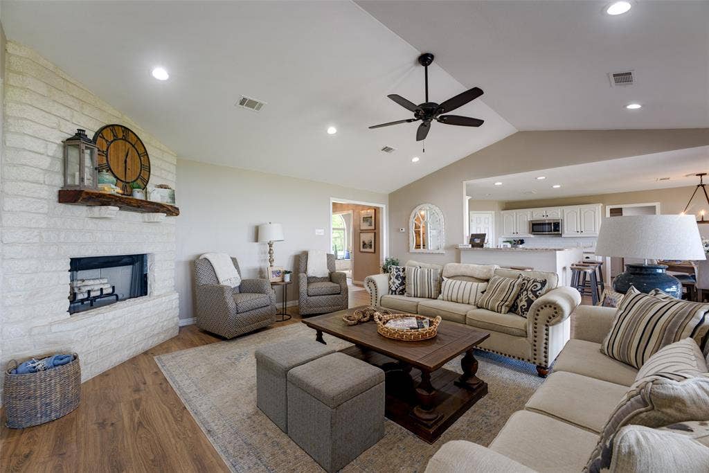 103 Imperial Drive, Mabank, TX 75156 103 Imperial Drive, Mabank, TX 75156