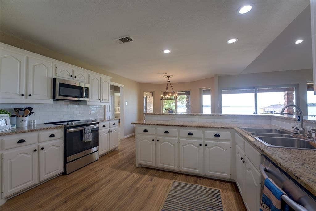 103 Imperial Drive, Mabank, TX 75156 103 Imperial Drive, Mabank, TX 75156