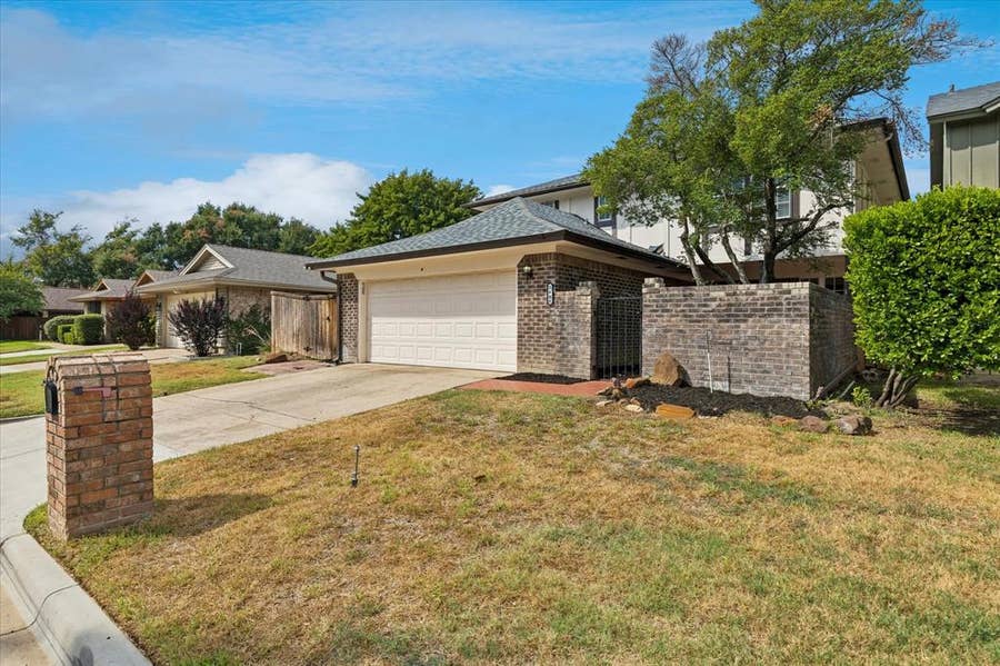 Property photo for 1608 Northridge Drive, Arlington, TX
