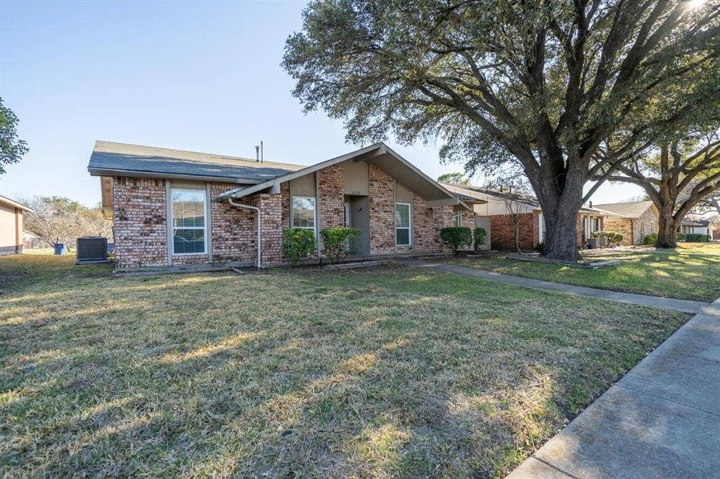 6218 Fallbrook Drive, Garland, TX 75043 6218 Fallbrook Drive, Garland, TX 75043