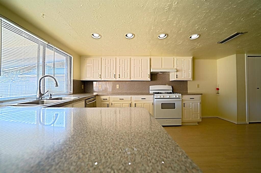 6218 Fallbrook Drive, Garland, TX 75043 6218 Fallbrook Drive, Garland, TX 75043