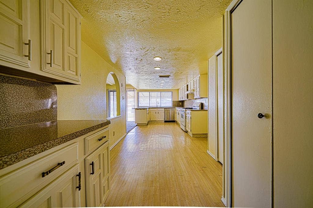 6218 Fallbrook Drive, Garland, TX 75043 6218 Fallbrook Drive, Garland, TX 75043