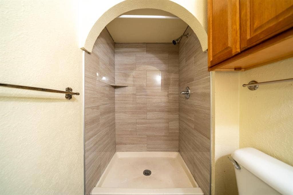 6218 Fallbrook Drive, Garland, TX 75043 6218 Fallbrook Drive, Garland, TX 75043