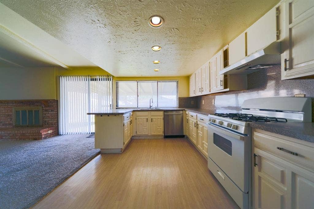 6218 Fallbrook Drive, Garland, TX 75043 6218 Fallbrook Drive, Garland, TX 75043