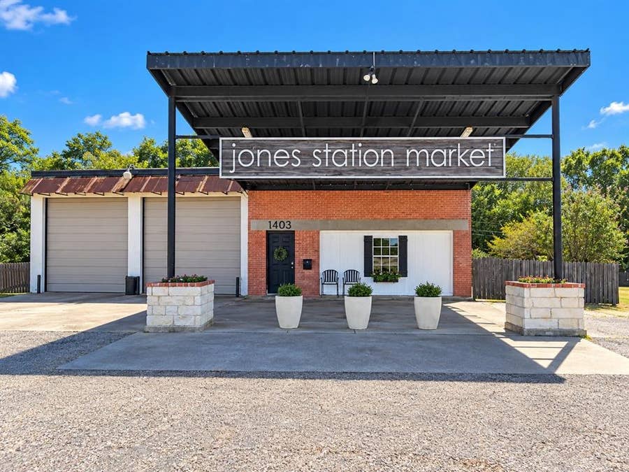 Property photo for 1401 Interstate Highway 30, Greenville, TX