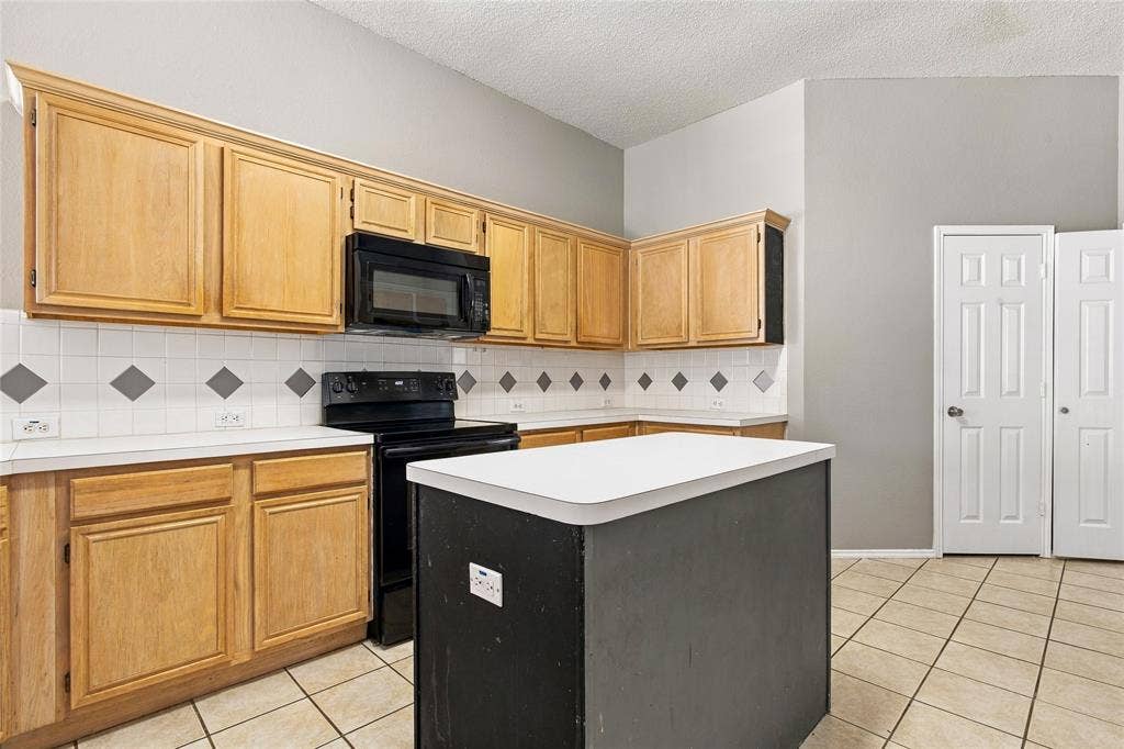 9510 Prestmont Place, Frisco, TX 75035 9510 Prestmont Place, Frisco, TX 75035