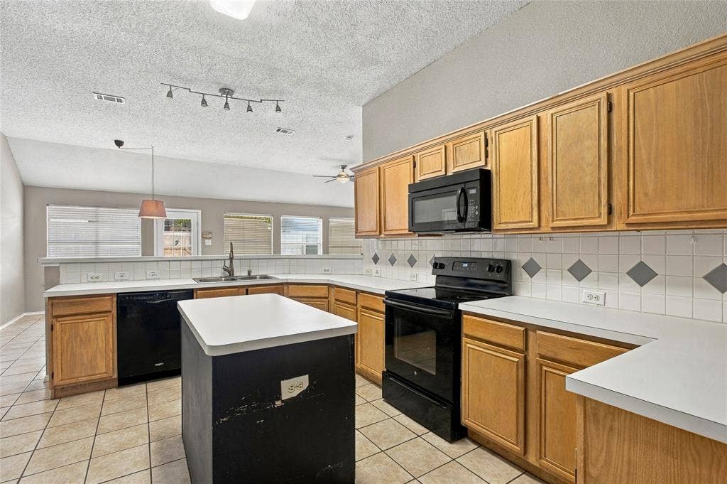 9510 Prestmont Place, Frisco, TX 75035 9510 Prestmont Place, Frisco, TX 75035