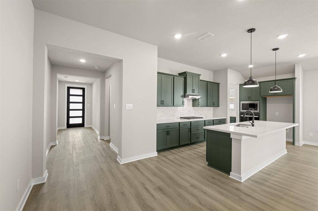 20_6900 Deadwood- Kitchen-6
