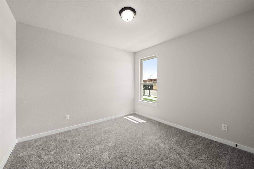 10_6900 Deadwood- Bedroom-2