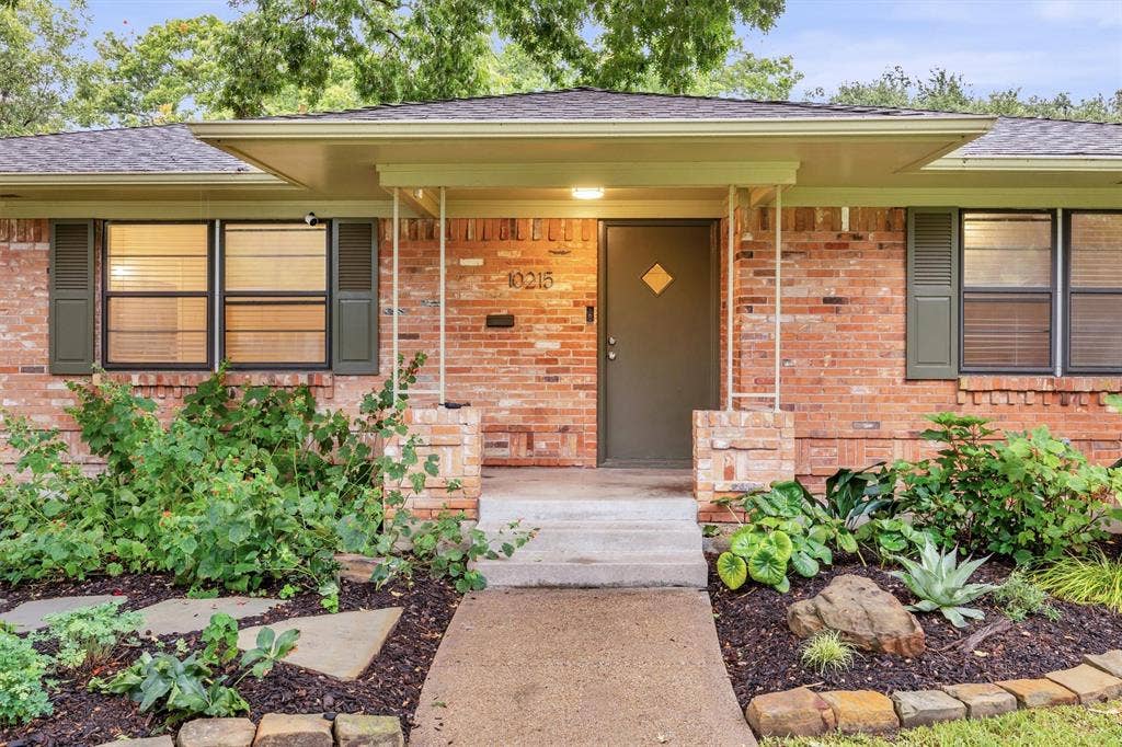 10215 Vinemont Street, Dallas, TX 75218 10215 Vinemont Street, Dallas, TX 75218