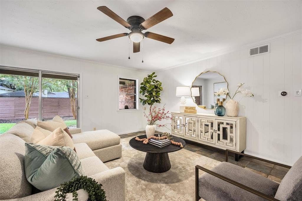 10215 Vinemont Street, Dallas, TX 75218 10215 Vinemont Street, Dallas, TX 75218