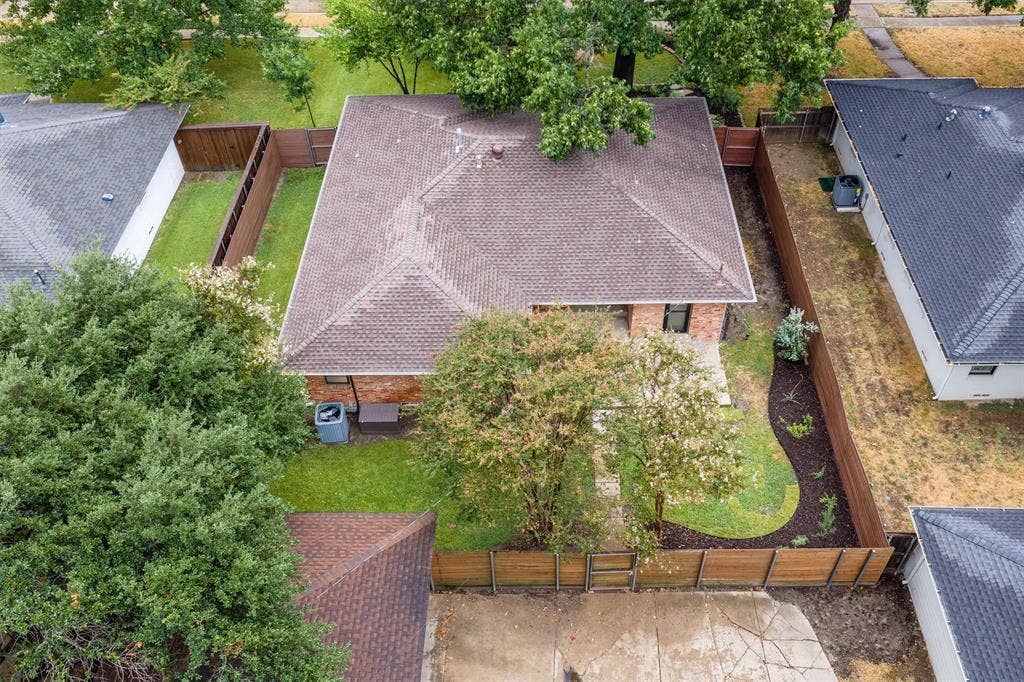 10215 Vinemont Street, Dallas, TX 75218 10215 Vinemont Street, Dallas, TX 75218