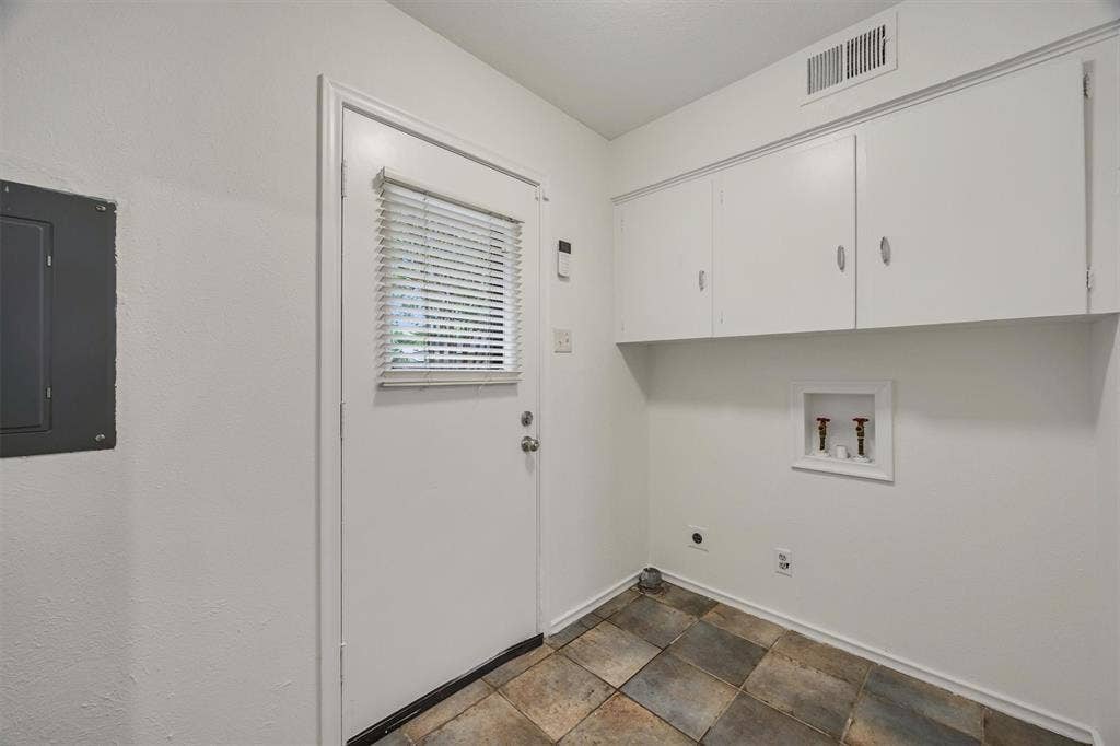 10215 Vinemont Street, Dallas, TX 75218 10215 Vinemont Street, Dallas, TX 75218