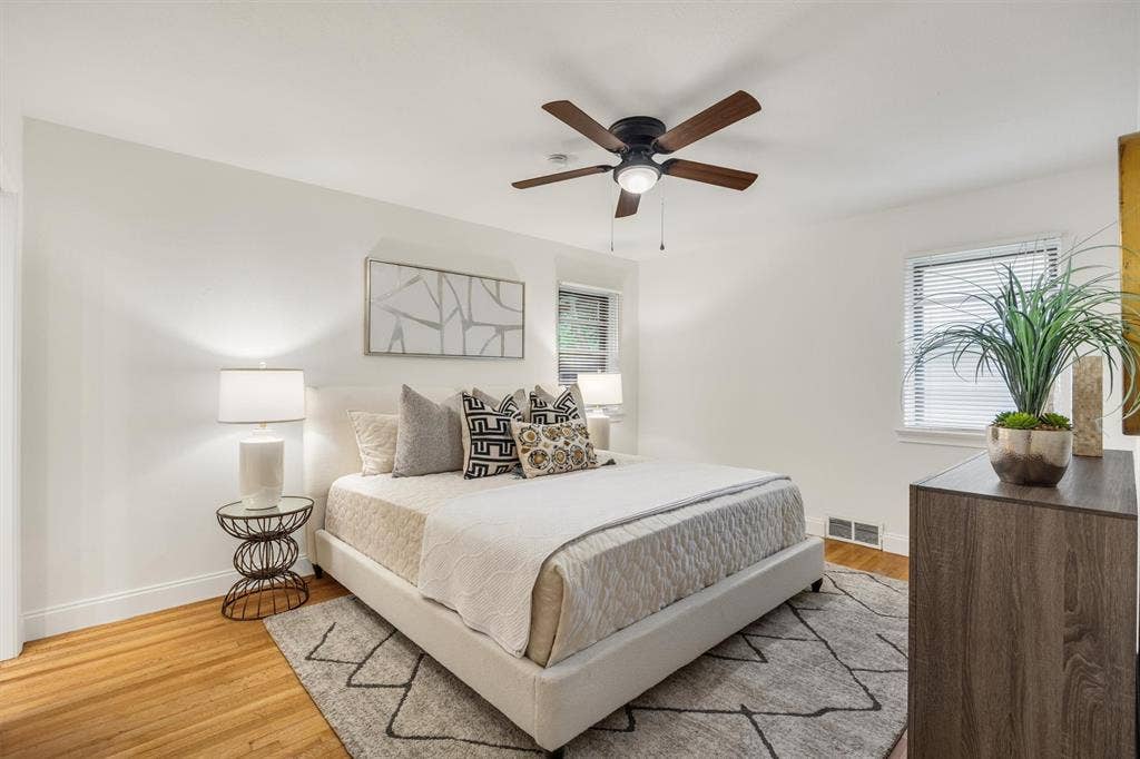 10215 Vinemont Street, Dallas, TX 75218 10215 Vinemont Street, Dallas, TX 75218