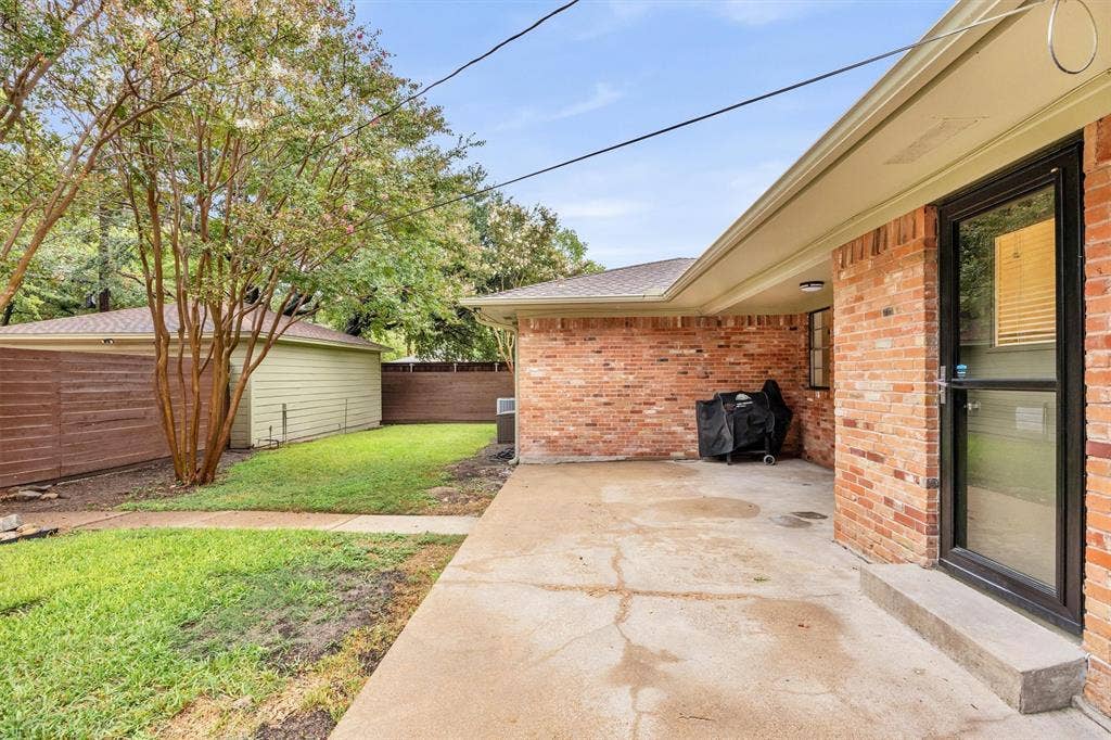 10215 Vinemont Street, Dallas, TX 75218 10215 Vinemont Street, Dallas, TX 75218