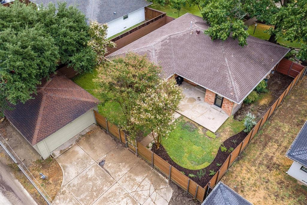 10215 Vinemont Street, Dallas, TX 75218 10215 Vinemont Street, Dallas, TX 75218