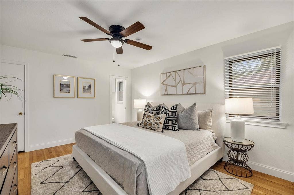 10215 Vinemont Street, Dallas, TX 75218 10215 Vinemont Street, Dallas, TX 75218