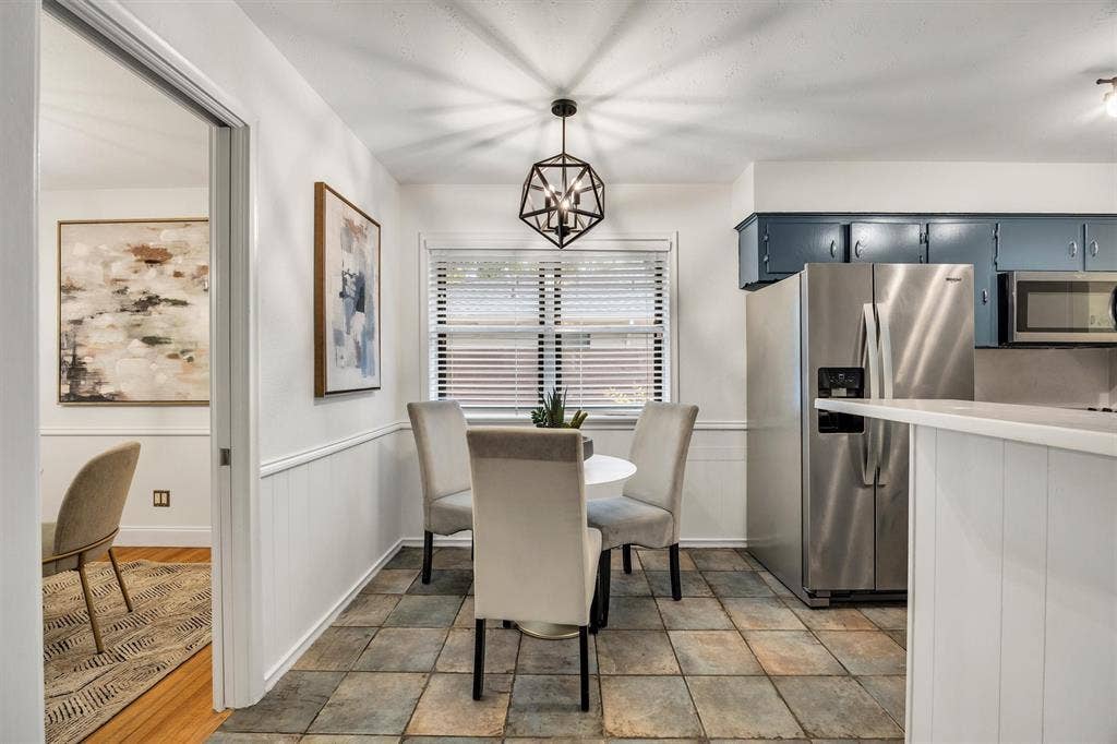 10215 Vinemont Street, Dallas, TX 75218 10215 Vinemont Street, Dallas, TX 75218