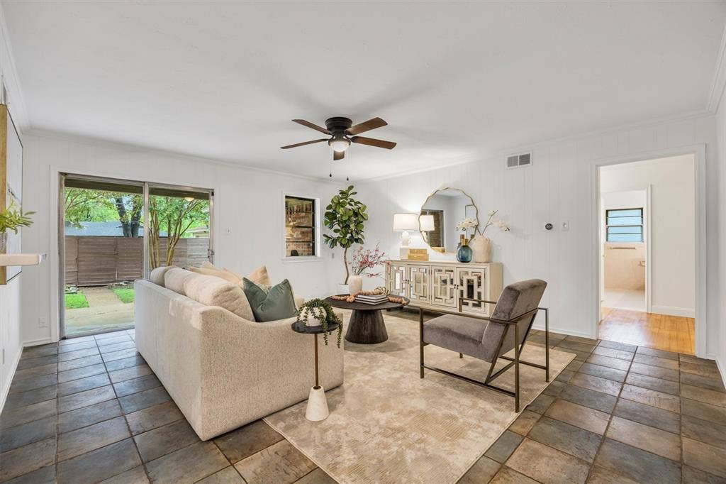 10215 Vinemont Street, Dallas, TX 75218 10215 Vinemont Street, Dallas, TX 75218