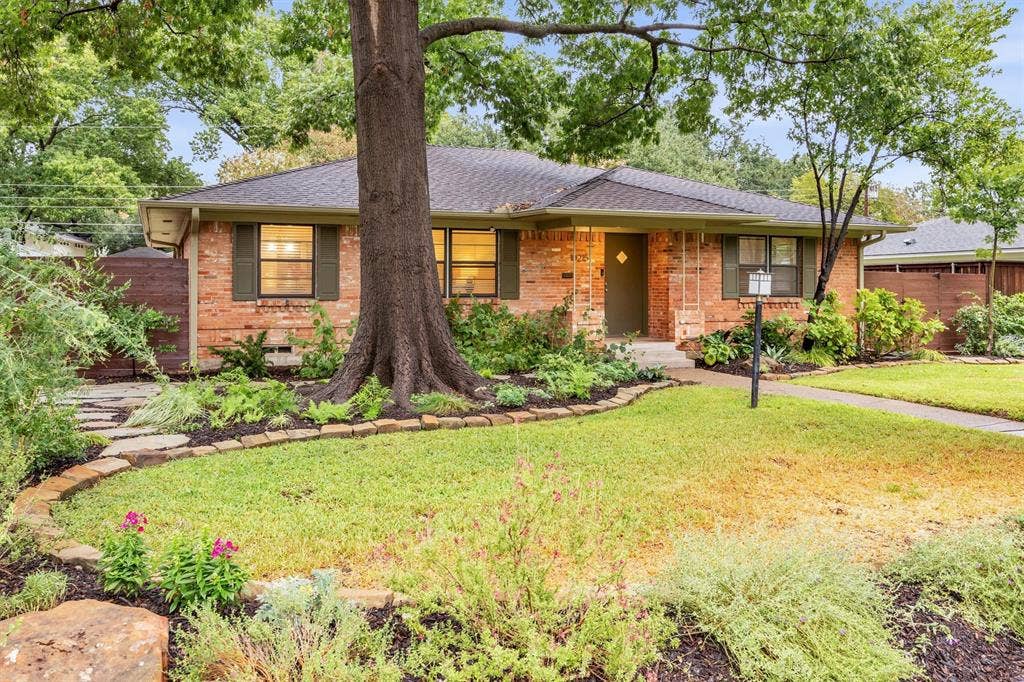 10215 Vinemont Street, Dallas, TX 75218 10215 Vinemont Street, Dallas, TX 75218