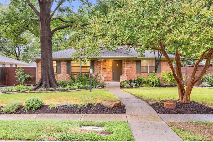 Property photo for 10215 Vinemont Street, Dallas, TX
