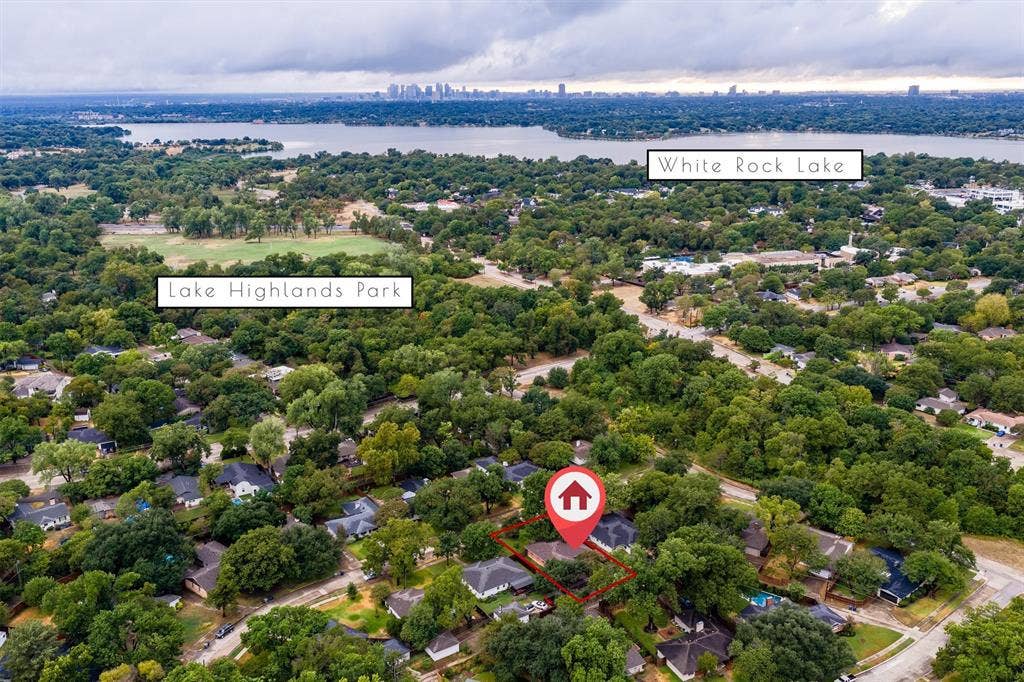 10215 Vinemont Street, Dallas, TX 75218 10215 Vinemont Street, Dallas, TX 75218