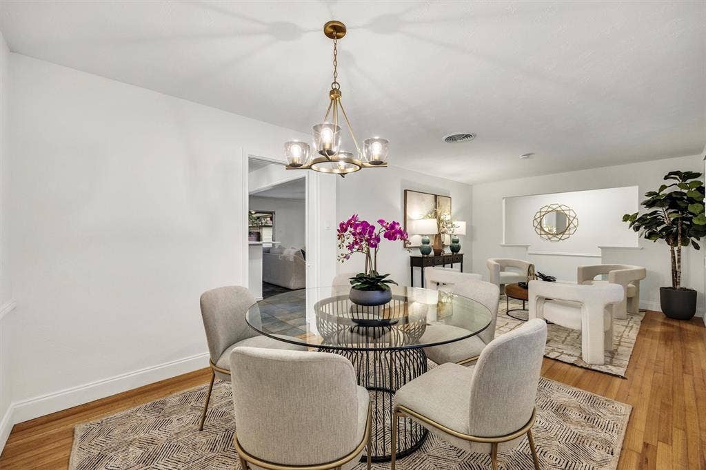 10215 Vinemont Street, Dallas, TX 75218 10215 Vinemont Street, Dallas, TX 75218