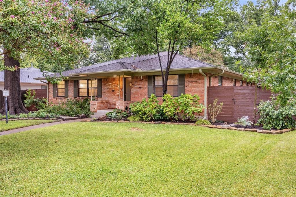 10215 Vinemont Street, Dallas, TX 75218 10215 Vinemont Street, Dallas, TX 75218