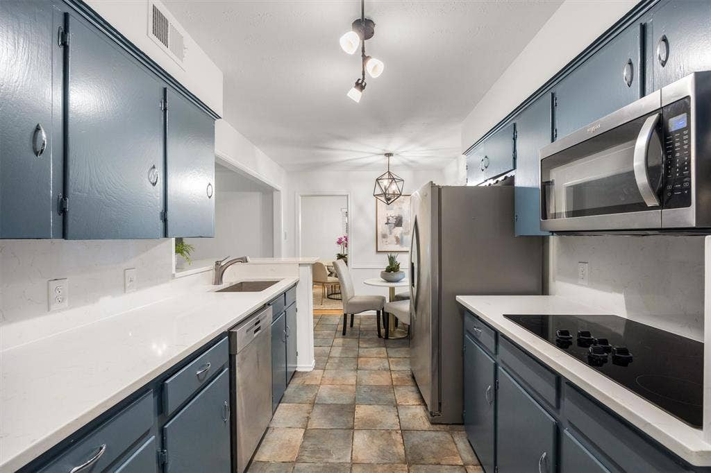 10215 Vinemont Street, Dallas, TX 75218 10215 Vinemont Street, Dallas, TX 75218