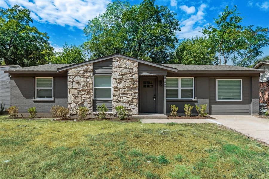 Property photo for 409 Birchwood Circle, Mesquite, TX