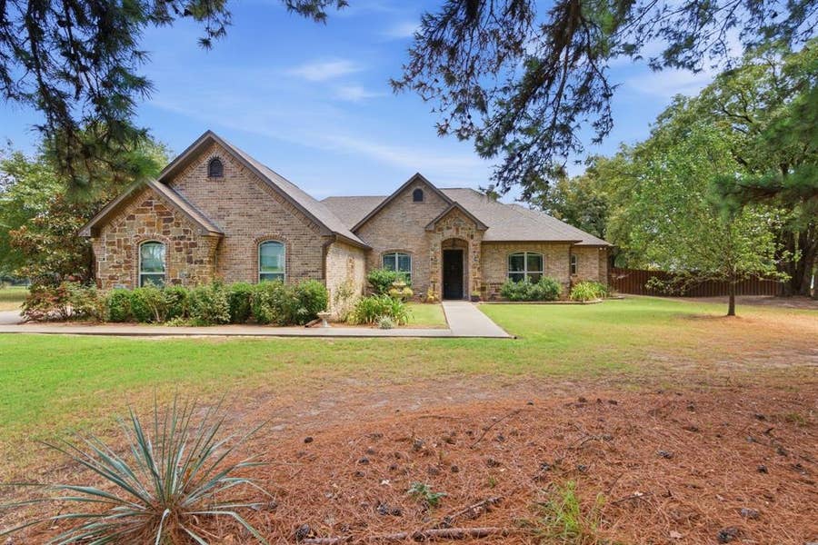 Property photo for 213 County Rd 2321, Mineola, TX