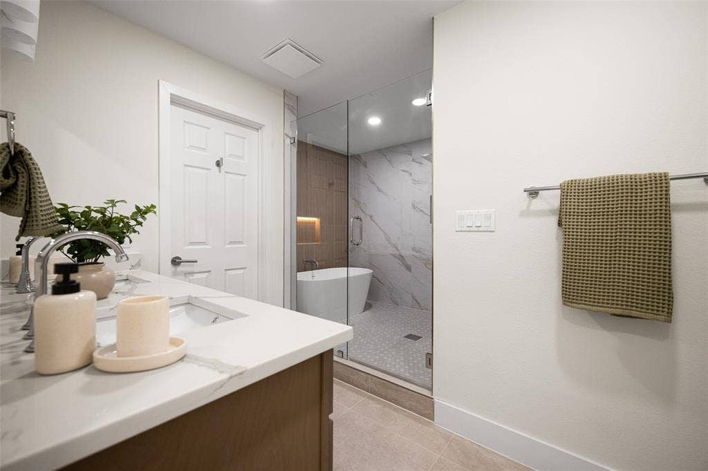 7247 La Sobrina Drive, Dallas, TX 75248 7247 La Sobrina Drive, Dallas, TX 75248