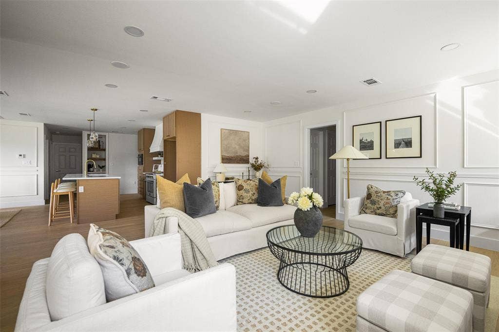 7247 La Sobrina Drive, Dallas, TX 75248 7247 La Sobrina Drive, Dallas, TX 75248